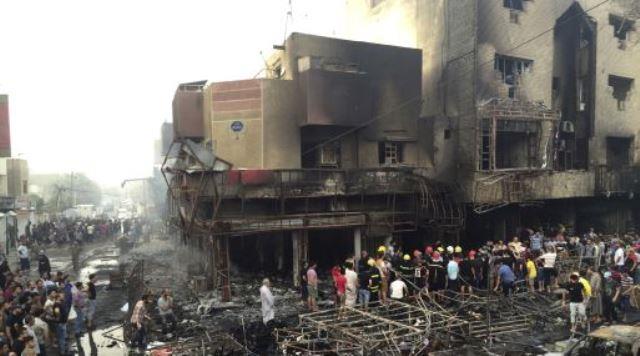 Atentados terroristas en Bagdad, Irak, han dejado hasta el momento un saldo de 126 personas fallecidas y más de 147 heridos. (Foto AP).