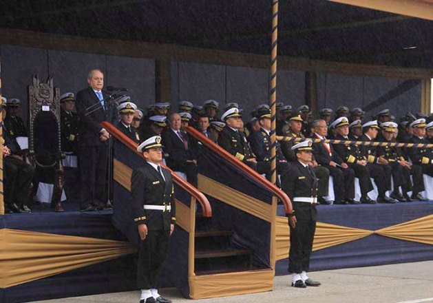 El jefe del Gabinete Ministerial, Pedro cateriano Bellido, presidió la ceremonia de incorporación a la Marina del B.A.P. "Ferré"