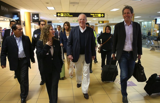 El presidente Pedro Pablo Kuczynski regresó hoy a Lima luego de su viaje en visita oficial a Europa.