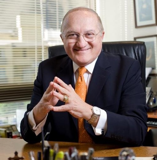 El Ministro de Salud, Fernando D'Alessio Ipinza