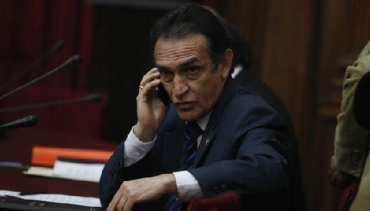 Héctor Becerril indicó que es inviable la presencia de PPK en el gobierno. (Perú21)